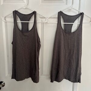 Spanx Women’s size medium racer back exercise tank gray color used as shown